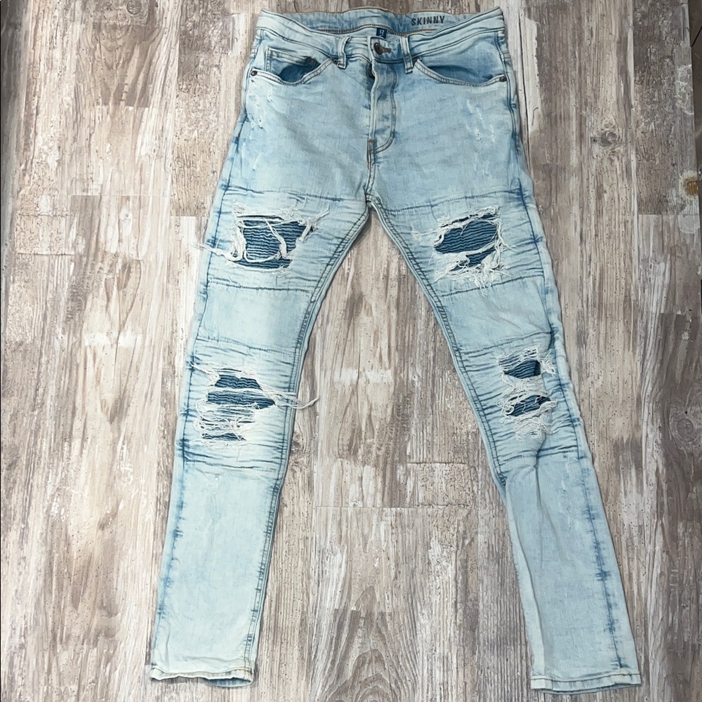 🔥‼️Light Blue Distressed Skinny Jeans‼️🔥